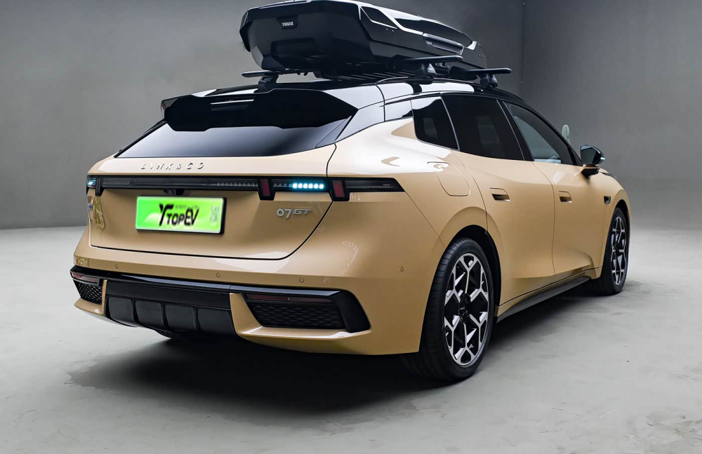 Lynk & Co 07GT 2026  spaces	
